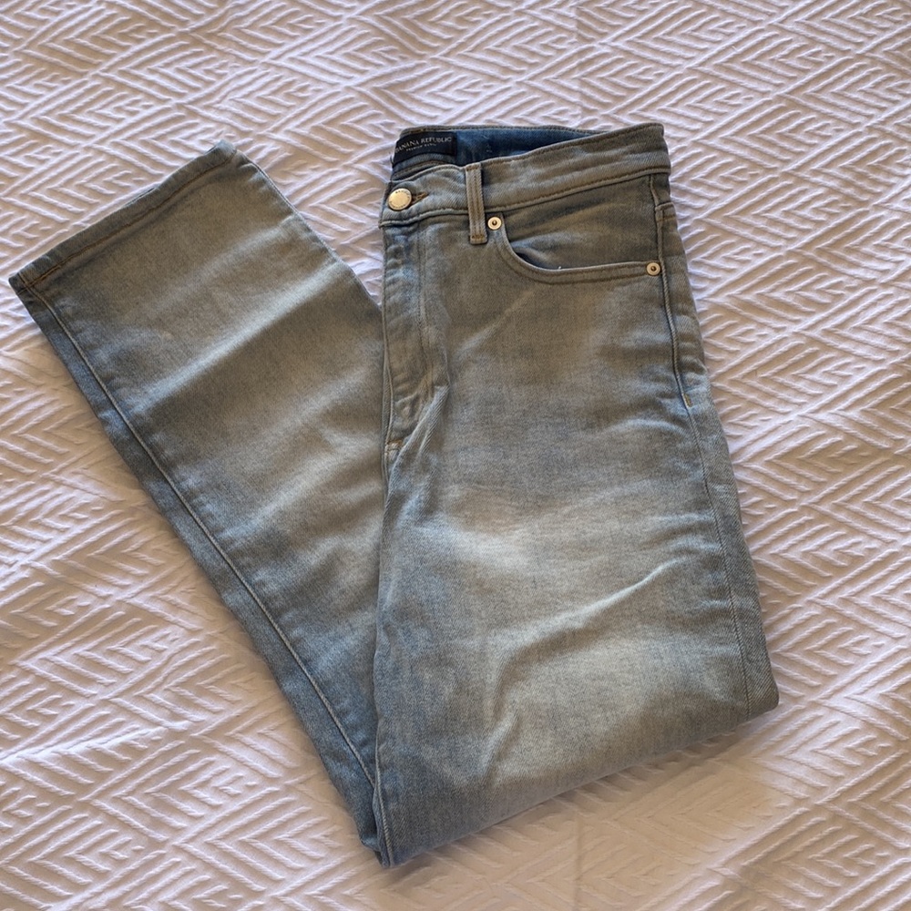 Banana Republic Lightwash Blue Straight Leg Jeans - Size 27